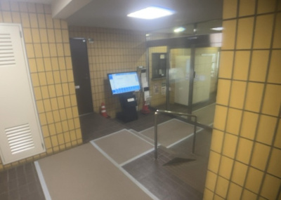 【ロビー】 | 藤和シティコープ相模が丘 | ロビーというと、エントランスと何がちがうの？と思いますよね。実はロビーとエントランスには明確な決まりはありません。物件によっては、エントランスを入って広がるある程度の広さのある空間がロビーとなります。