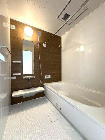 Slow Living, Smart Design. 心地よさを選ぶ、湘南の毎日。の浴室