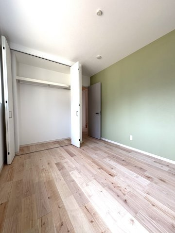 Slow Living, Smart Design. 心地よさを選ぶ、湘南の毎日。の洋室