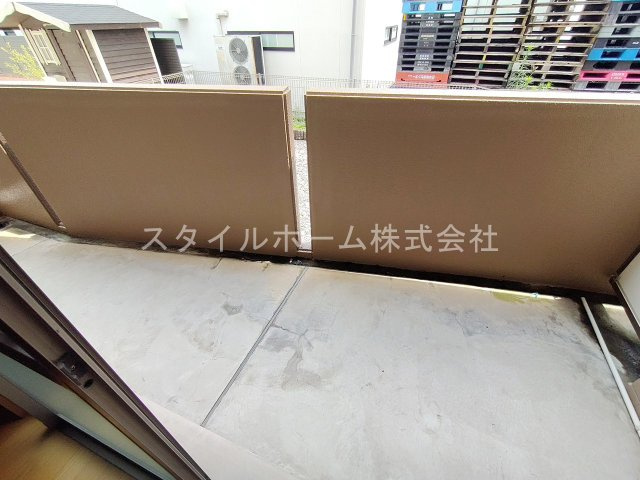シャレ・アンジェロのバルコニー|同建物内別部屋の写真です。