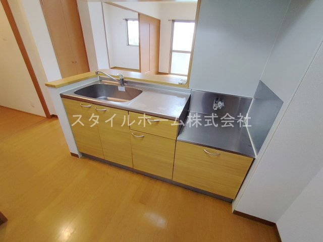 シャレ・アンジェロのキッチン|同建物内別部屋の写真です。