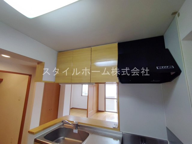シャレ・アンジェロの内装|同建物内別部屋の写真です。