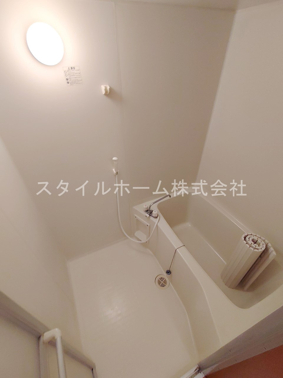 シャレ・アンジェロの浴室|同建物内別部屋の写真です。