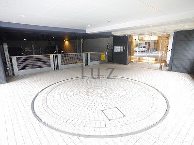 ベイサイドハウスの駐車場