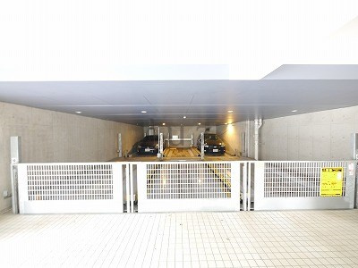 ベイサイドハウスの駐車場