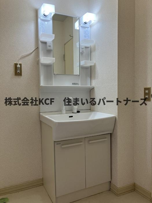 ベルテック上津の独立洗面台|独立洗面台、小物を置くことができて便利です
