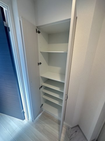 大阪市中央区玉造１丁目の賃貸マンションの収納
