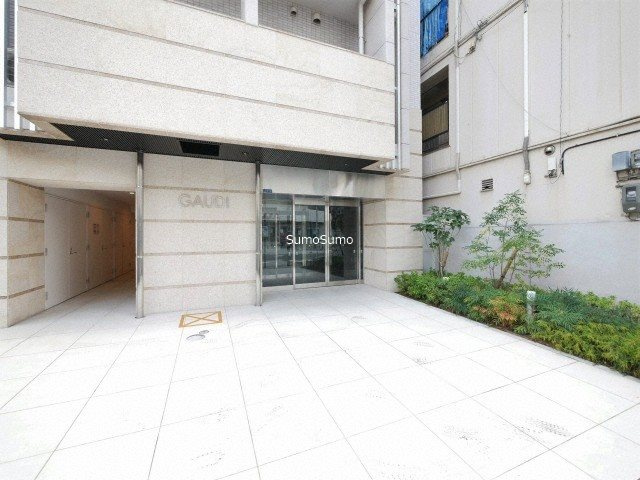 大阪市中央区玉造１丁目の賃貸マンションのエントランス