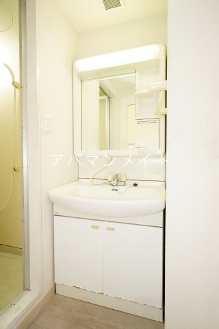 【洗面所】 | 戸塚ウエストウッド | シャワー付き洗面台です