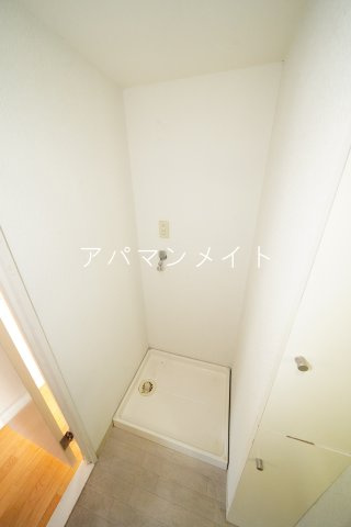 【設備】 | 戸塚ウエストウッド | 洗濯機置き場です