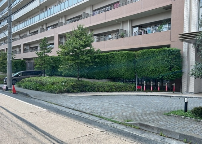 【庭】 | ザ・ガーデン　プレミアム相模原北公園 | 物件によっては、入居者が個人的に使用できる専用庭がついているものもあります。また、住宅の中にある土間の部分を庭と呼ぶこともあります。庭の用途は住む人によって変わり、それによってデザインもさまざまです。