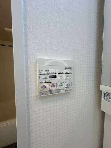 ラルシェパルク新大阪の洗面所|浴室乾燥機