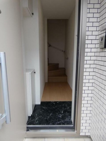 中野区弥生町２丁目のアパートの玄関|他部屋の参考写真です。