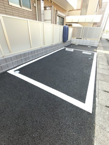 KAIROSの駐車場