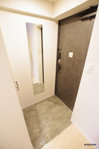 アヴェニール北浜 仲介手数料無料の玄関