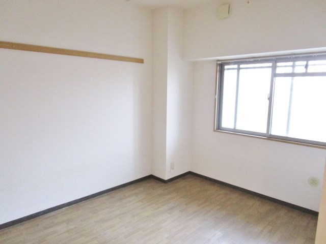 枚方市伊加賀西町の賃貸マンション