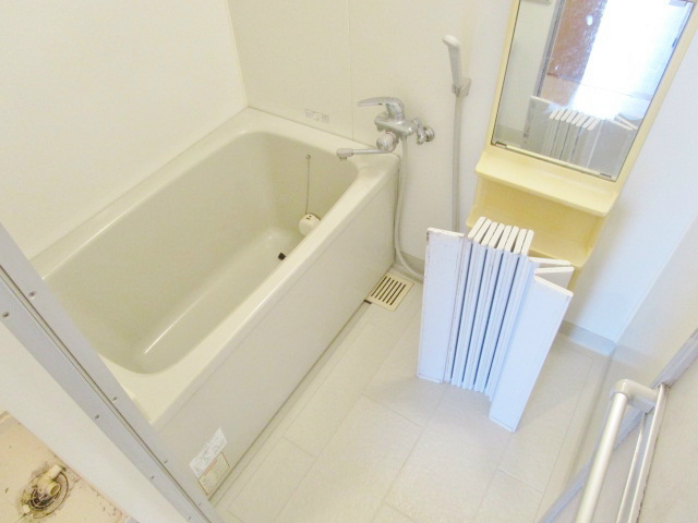 枚方市伊加賀西町の賃貸マンションの浴室