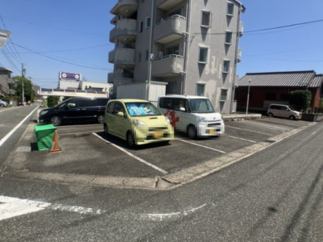 パーク・シティ星崎の駐車場