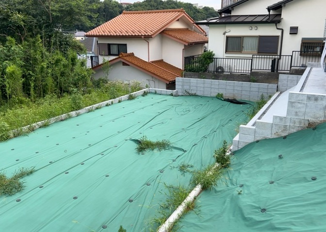 【外観】 | 家を建てる前提で土地を探している場合、地盤の丈夫さは譲れない条件の一つです。地盤が脆弱だと追加工事が必要となります。また、過去に地盤沈下や液状化現象を起こした土地は、できるだけ避けた方がいいでしょう。