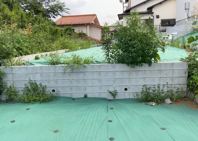 【外観】 | 土地購入を検討されている場合、境界杭がない状態で購入してしまうと境界確定測量をする必要があり、費用がかかります。購入の前に、売主、隣土地所有者立ち合いのもと境界を確定し境界杭を設置するのがベストです。