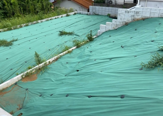 【外観】 | 家を建てる前提で土地を探している場合、地盤の丈夫さは譲れない条件の一つです。地盤が脆弱だと追加工事が必要となります。また、過去に地盤沈下や液状化現象を起こした土地は、できるだけ避けた方がいいでしょう。
