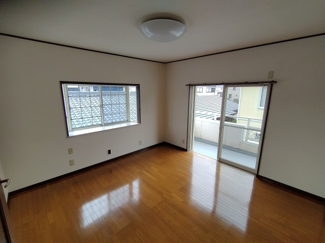 豊橋市北山町貸家の居間・リビング