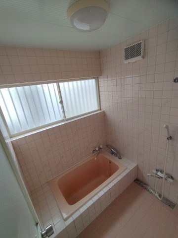 豊橋市北山町貸家の浴室