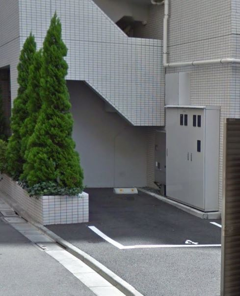 プレール・ドゥーク木場駅前の駐車場