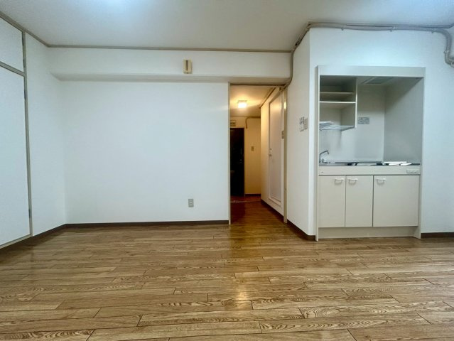 エンゼルマリン元町の居間・リビング