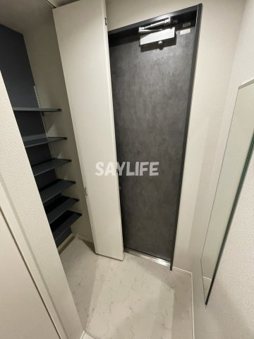 La　vita西宮北口の玄関