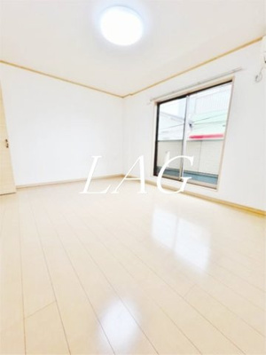【居間・リビング】 | シャトレバレ町屋 | 洋室のお部屋です。