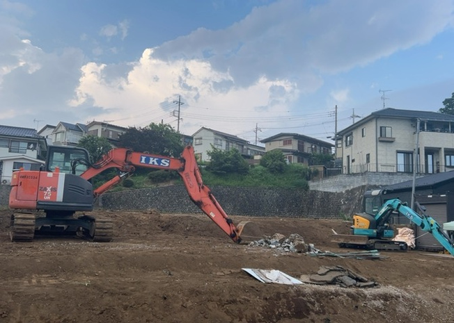 【外観】 | 土地購入を検討されている場合、境界杭がない状態で購入してしまうと境界確定測量をする必要があり、費用がかかります。購入の前に、売主、隣土地所有者立ち合いのもと境界を確定し境界杭を設置するのがベストです。