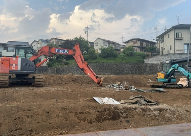 【外観】 | 家を建てる前提で土地を探している場合、地盤の丈夫さは譲れない条件の一つです。地盤が脆弱だと追加工事が必要となります。また、過去に地盤沈下や液状化現象を起こした土地は、できるだけ避けた方がいいでしょう。