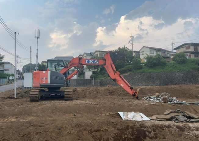 【外観】 | 人が暮らすうえで日光は大切な要素となります。日当たりの良さは譲れないポイントですね。併せて近くに大きな建築物の建築予定がないか、あるいはそれが可能な土地が近くにないか事前に確認することもお勧めします。