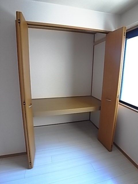 西宮市松下町のアパートの収納