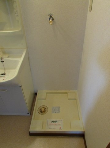 神戸市中央区割塚通５丁目の賃貸マンションの洗面所