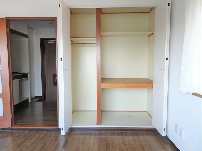 神戸市中央区旗塚通１丁目の賃貸マンションの収納