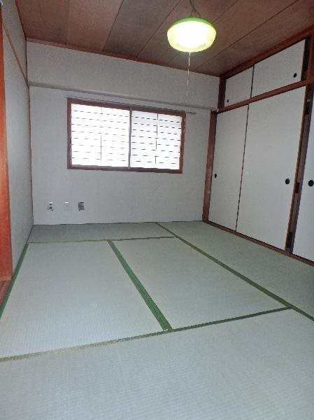 神戸市東灘区住吉台の賃貸マンションの居間・リビング