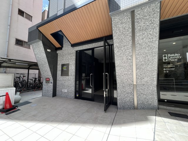 神戸市中央区下山手通３丁目の賃貸マンションのエントランス
