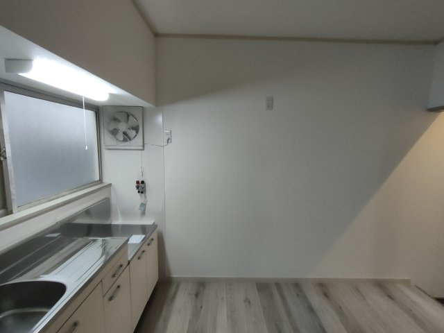 神戸市中央区旗塚通３丁目のアパートのキッチン