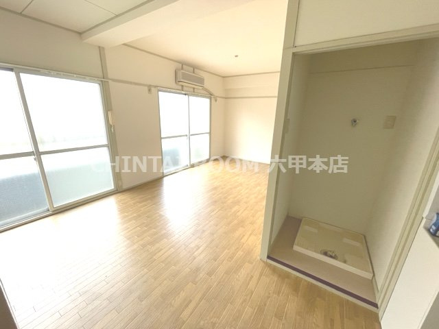 神戸市灘区永手町３丁目の賃貸マンションの居間・リビング