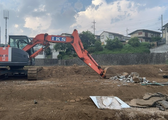 【外観】 | 家を建てる前提で土地を探している場合、地盤の丈夫さは譲れない条件の一つです。地盤が脆弱だと追加工事が必要となります。また、過去に地盤沈下や液状化現象を起こした土地は、できるだけ避けた方がいいでしょう。