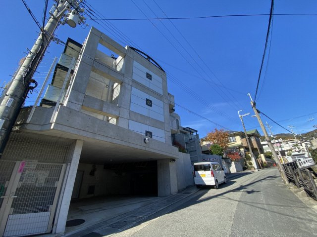 芦屋市三条町のアパート