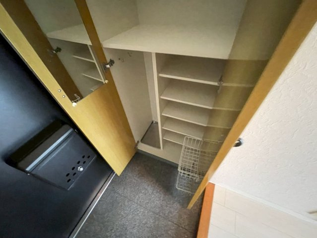 芦屋市三条町のアパートの収納
