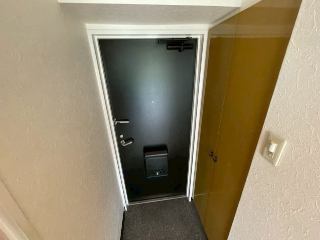 芦屋市三条町のアパートの玄関