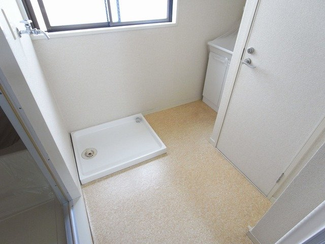 神戸市中央区加納町３丁目の賃貸マンションの洗面所