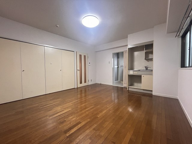 神戸市中央区加納町３丁目の賃貸マンションの居間・リビング