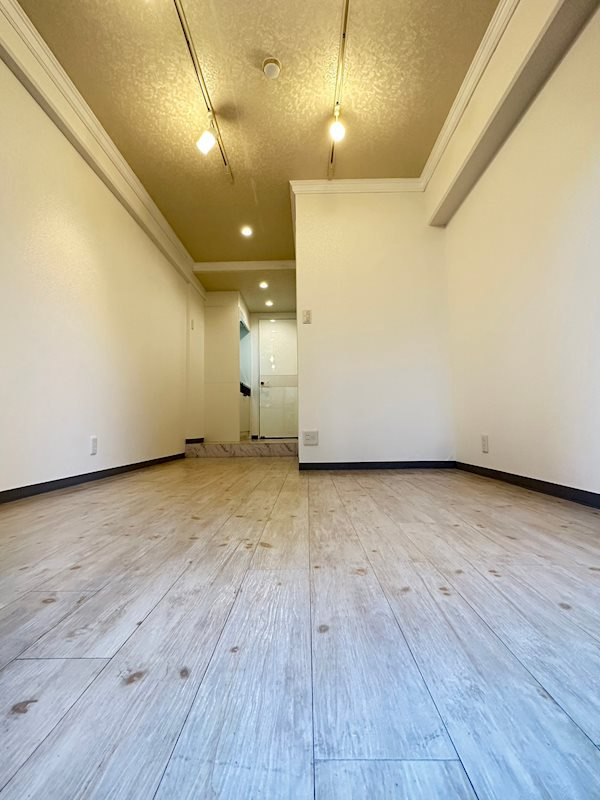 神戸市中央区二宮町１丁目の賃貸マンションの居間・リビング