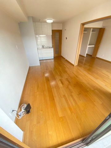 西宮市南郷町の賃貸マンションの居間・リビング