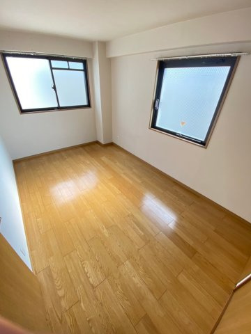 西宮市南郷町の賃貸マンションの居間・リビング